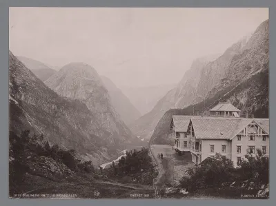 Gezicht op het Stalkheim hotel in het Nærøyfjord