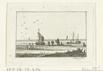 Gezicht op het strand met twee boten en een ruiter
