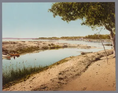 Gezicht op het Suezkanaal bij Ismailia
