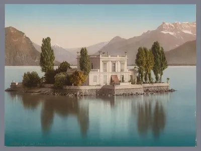 Gezicht op Île de Salagnon in het Meer van Genève, op de achtergrond de Dents du Midi