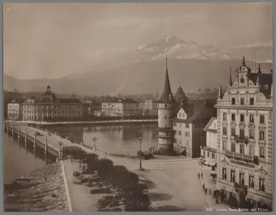 Gezicht op Luzern met in de verte de Pilatus