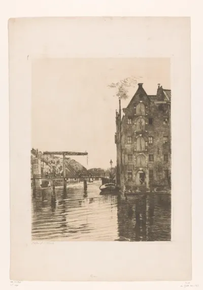 Gezicht op pakhuizen aan het water en een hefbrug