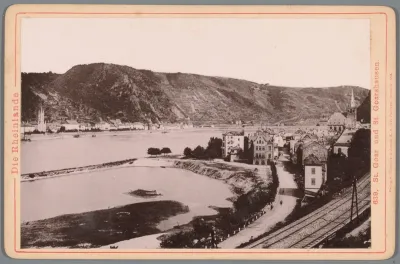 Gezicht op Sankt Goar, Sankt Goarshausen en de Rijn