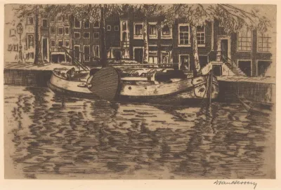 Gracht met aangemeerde zeilboot