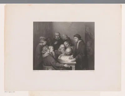 Groep mannen rond een tafel met papieren