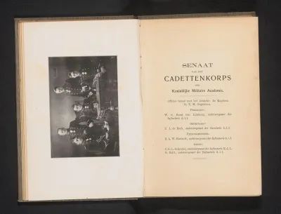 Groepsportret van de Senaat van het cadettenkorps van de Koninklijke Militaire Academie in Breda