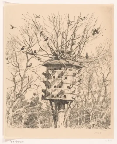 Groot vogelhuis aan een boom