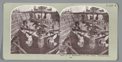 Het dek van een Amerikaans slagschip in Portsmouth, Virginia