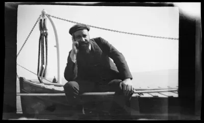Hugo Simberg jokihöyrylaivalla Rein-joella