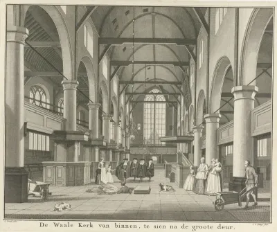 Interieur van de Waalse Kerk te Amsterdam, gezien richting de hoofdingang