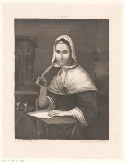 Jonge vrouw aan tafel met pen en papier