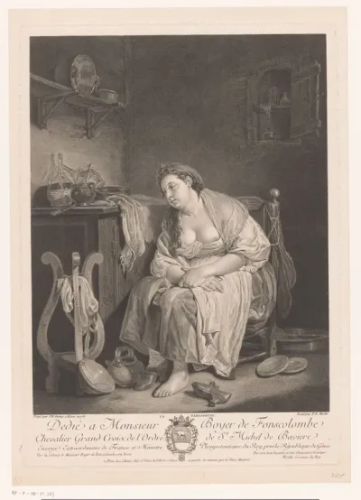 Jonge vrouw in rommelig interieur