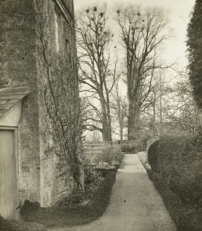 Kelmscott Manor: In the Garden