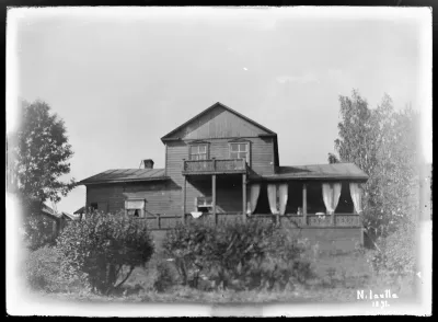 Keltainen huvila