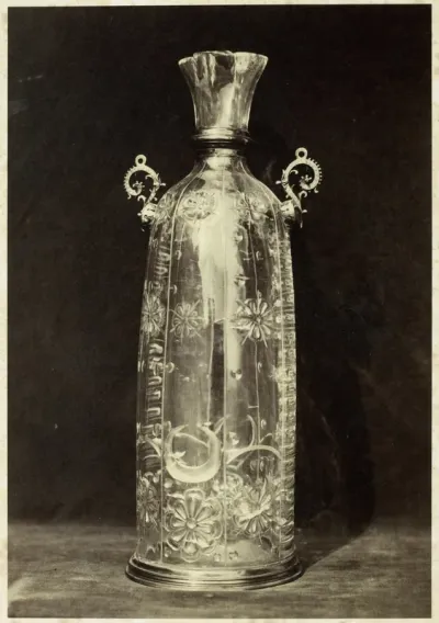 Kristallen fles, gegraveerd, uit het Louvre