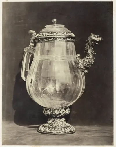 Kristallen kan met schenktuit in de vorm van een draak, uit het Louvre
