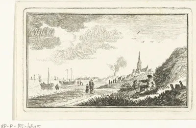 Kustgezicht met dorp in duinen en vissersboten op het strand