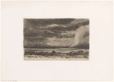 Landschap met bewolkte lucht en rookpluim