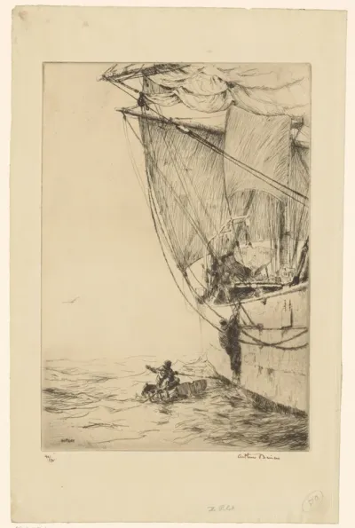 Man klimt vanuit een boot op zee op een schip
