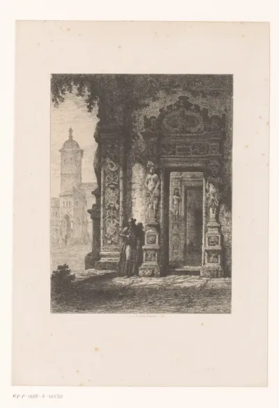 Man met hoed bij een monumentale poort, links op de achtergrond een toren