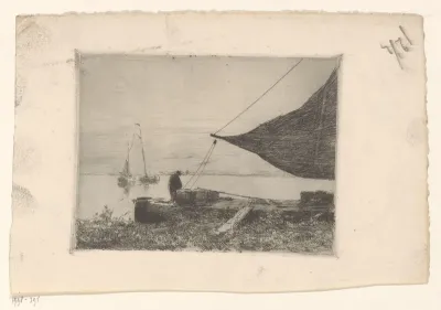 Man op een aangemeerde zeilboot op een meer