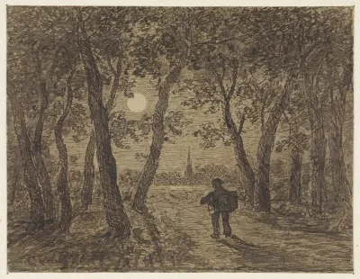 Man wandelend uit een bos bij maanlicht