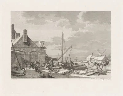 Mannen trekken een schuit uit het ijs op de wal