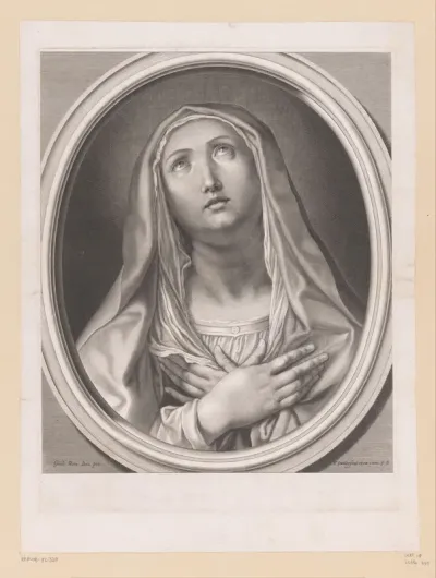 Maria met handen voor de borst gekruist