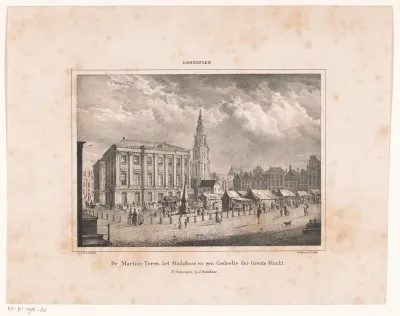 Martinitoren, het stadhuis en de Grote Markt in Groningen