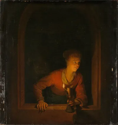 Meisje met olielamp voor een venster