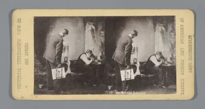 Mensen met stereoscoop en stereofoto's