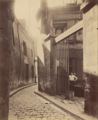 Metalworker's Shop, Passage de la Réunion