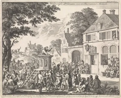 Monnik predikend vanaf een preekstoel tegenover een herberg