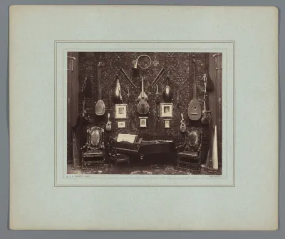 Muziekinstrumenten uit de collectie Daniël François Scheurleer, tentoongesteld in Pulchri Studio in 1893