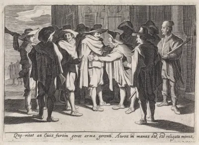 Nachtwakers fouilleren een man