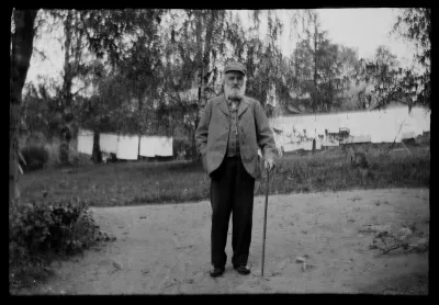 Niclas Simberg Niemenlautan pihalla