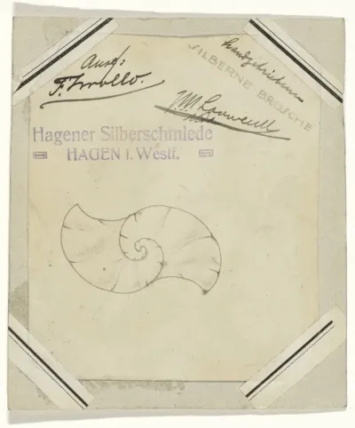 Ontwerpen voor een zilveren broche