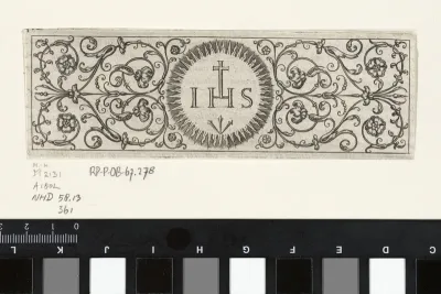 Ornament met het monogram van Christus