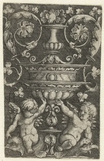 Ornament met twee putti op dolfijnen onder een vaas