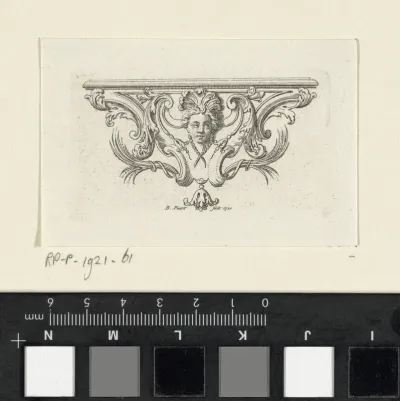 Ornament met vrouwengezicht