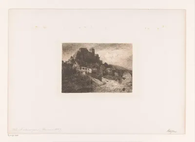 Oude burcht en huizen aan een rivier