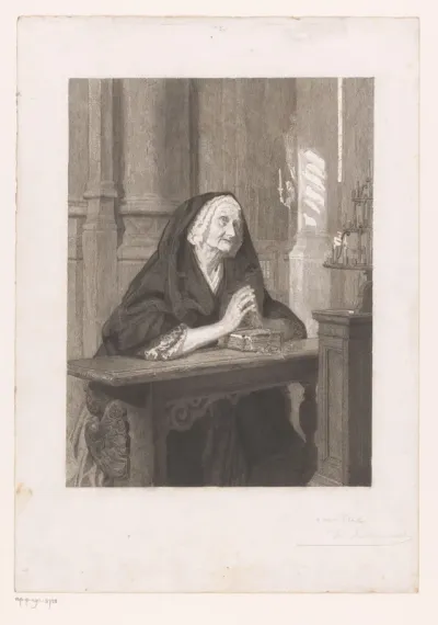 Oude vrouw in een kerk, biddend met rozenkrans en bijbel