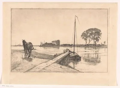 Paard met sleepgerei bij een steiger in een rivier