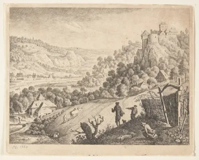 Panorama over bjergrigt landskab med en flod, i forgrunden marker