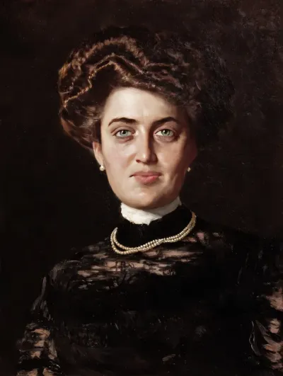 Portrait of a woman with a pearl necklace