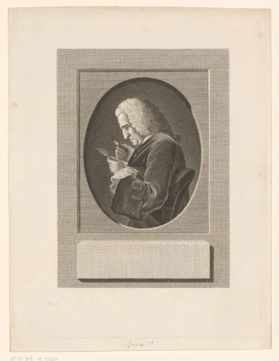 Portret van de botanicus Bernard de Jussieu, die door een loep een plant bekijkt.