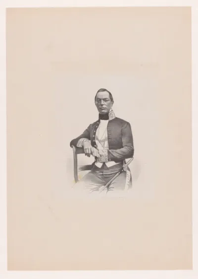Portret van een onbekende man uit Nederlands-Indië in hofkostuum