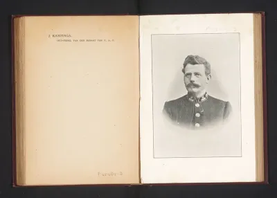 Portret van J. Kampinga, oud-pedel van de senaat van Vindicat Atque Polit