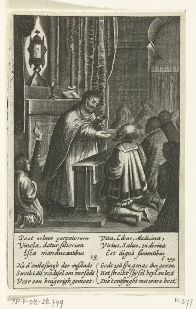 Priester leidt de communie en deelt hosties uit
