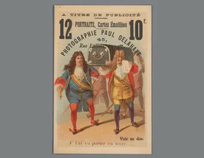 Reclame voor de fotostudio van Paul Delahaye, met een voorstelling van een achttiende-eeuwse begrafenisstoet
